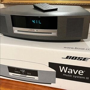 Bose Wave Music System III, titanium silver with CD player. Includes remote.